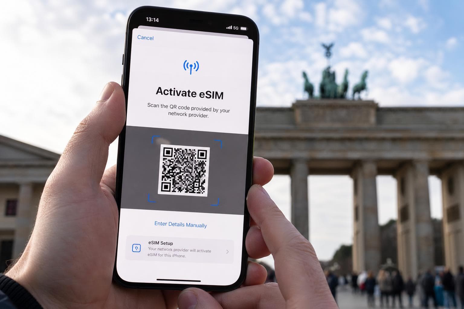 iPhone eSIM 德國設定教學,背景為德國柏林布蘭登堡門